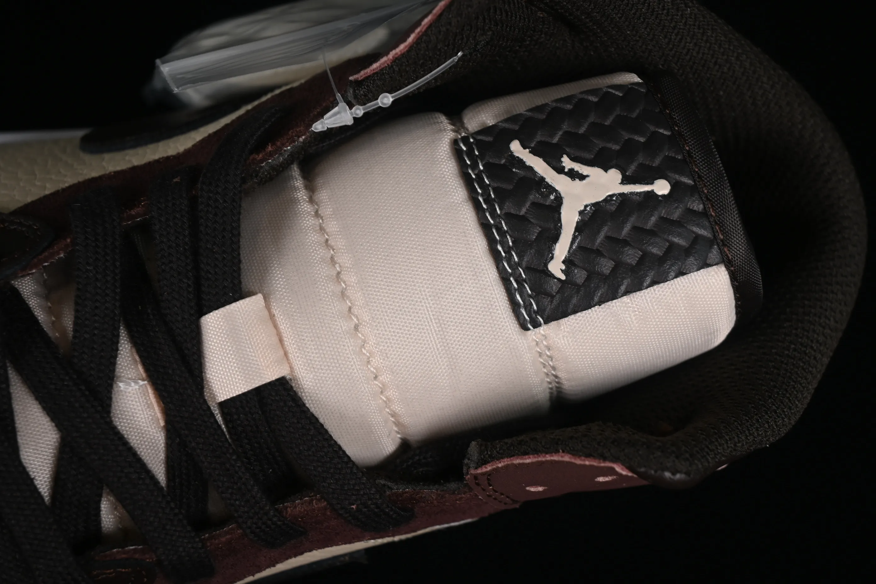 All Categories Air Jordan Jordan Series Basketball Shoes Air Jordan 1 Mid Air Jordan 1 Mid AJ1 Joe 1 Velvet Brown Zhongbang Basketball Shoes FZ4359-200